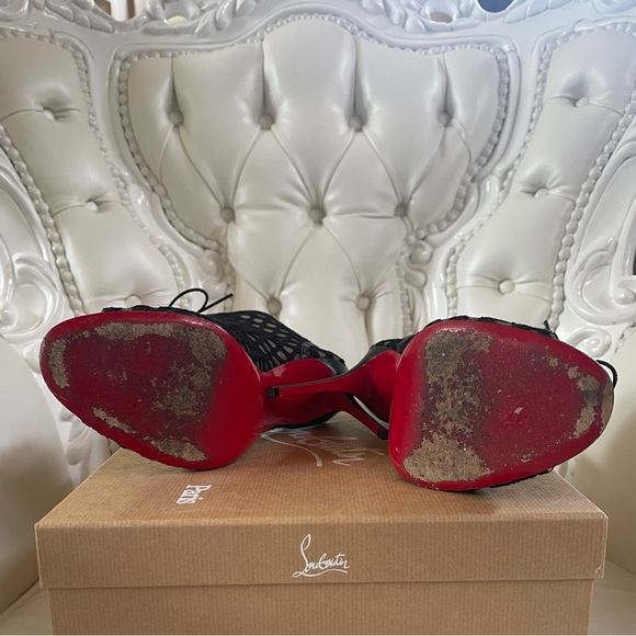 Christian Louboutin Open Toe Ondessa
Mesh, Suede, Leather Trim Lace Up Bootie. - Picture 4 of 4